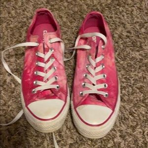 Pink converse
